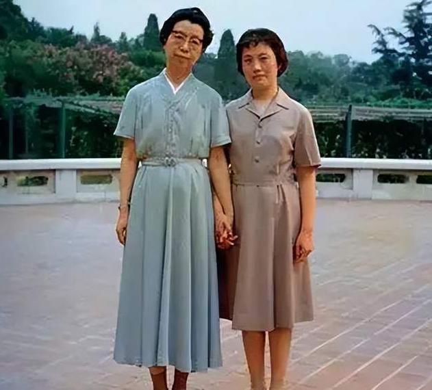 开云体育app官网-1956年，江青赴苏联治病，向接诊的医生坦言：我和毛泽东同志是政治夫妻