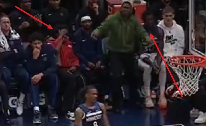 开云体育app官网-戈贝尔筐底放篮不进！场边麦丹无奈捂脸&amp;华子直接站起无语摊手